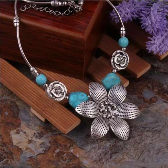 New Vintage Flower Natural Stone Necklace - Picture 1 of 13